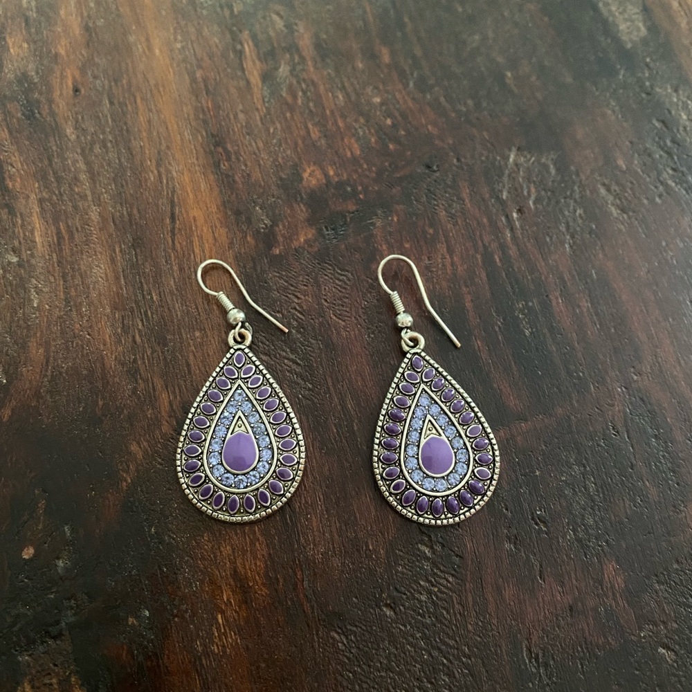silver and purple dangly earrings